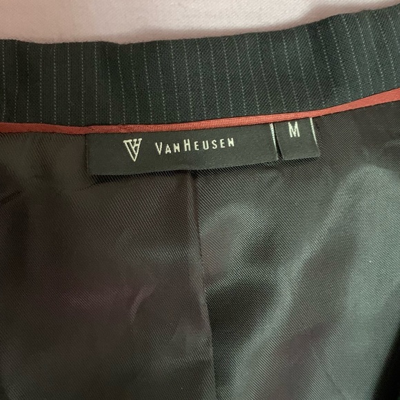 Van Heusen Professional/ Formal Black Blazer - Picture 2 of 4